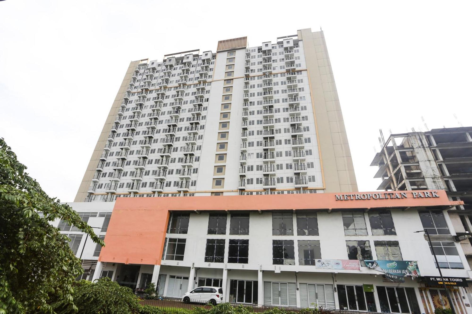 Collection O Bekasi Near Golden City Bekasi Formerly Metropolitan Park Экстерьер фото