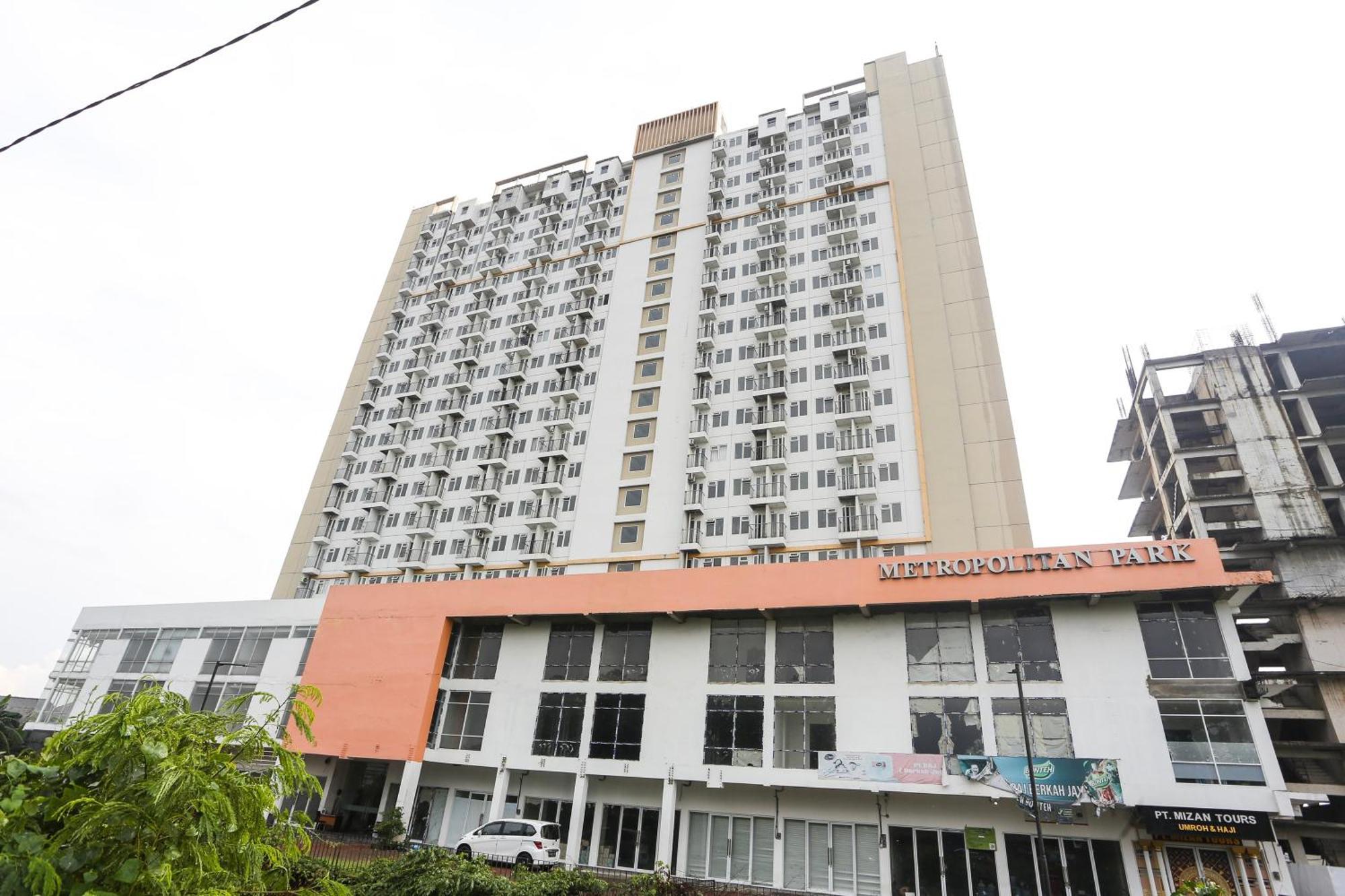 Collection O Bekasi Near Golden City Bekasi Formerly Metropolitan Park Экстерьер фото